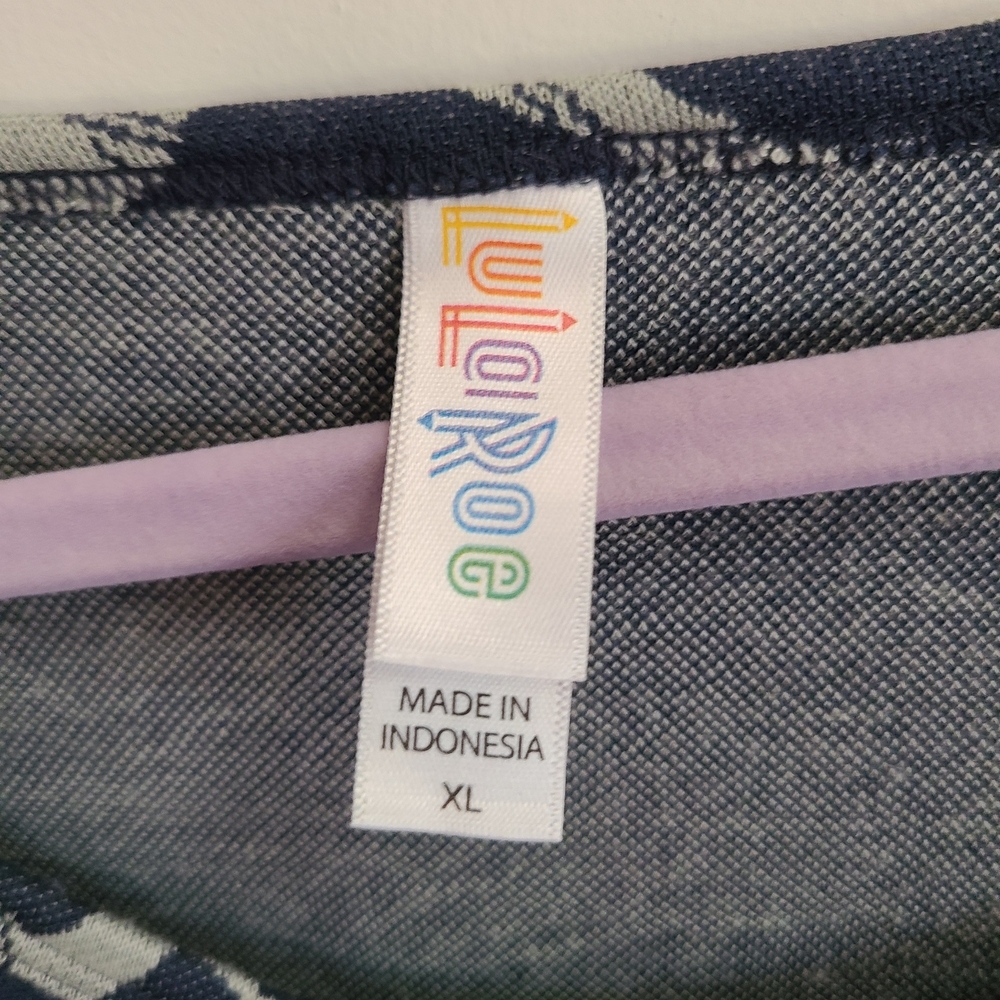 Lularoe Classic Navy & Gray Patterned Top XL - Picture 5 of 12